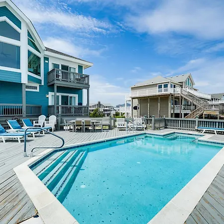 Grand Seaside Escape With Direct Beach Access!